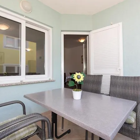 Apartment Luzina Baska (Krk)